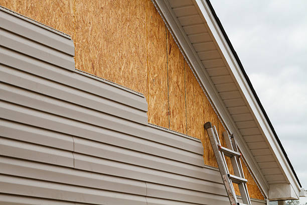 Professional Siding Replacement technician working in Goldvein, VA